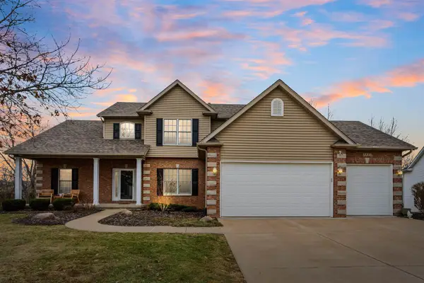 5521 N Ridge Circle, Bettendorf, IA 52722