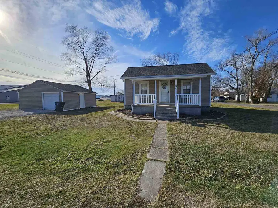 803 S Maple Street, Salem, IL 62881 - #2