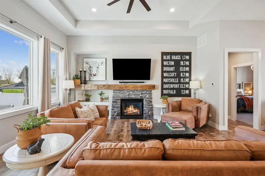 783 Sweet Wood Ln Lane, Blue Grass, IA 52726 - Image #2