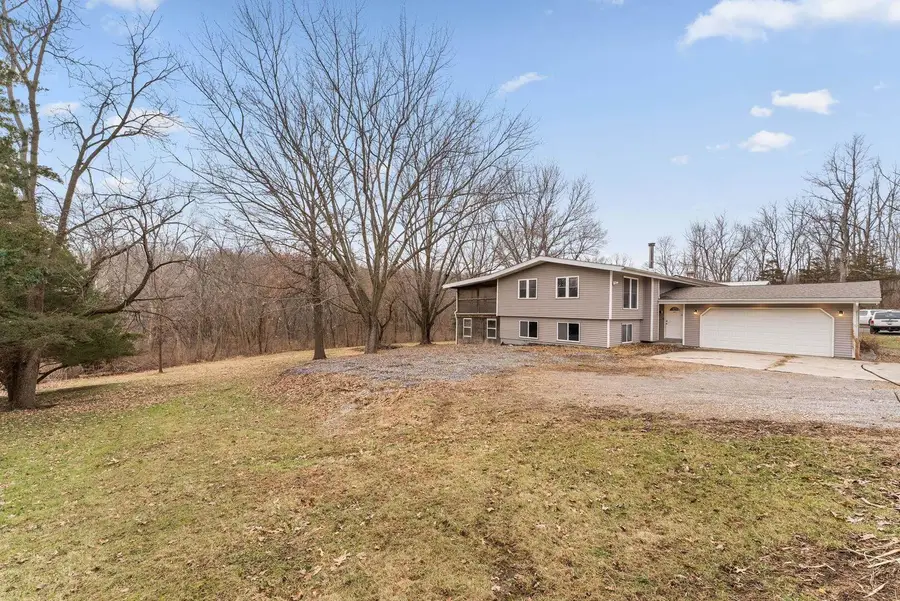 1920 River Vista Road N, Muscatine, IA 52761 - Image #3