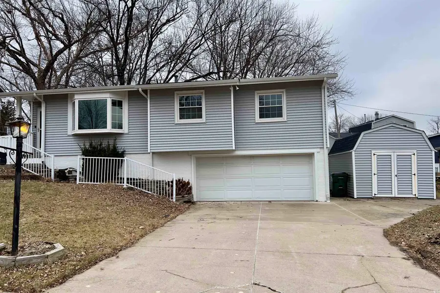 4816 Candlelight Dr Drive, Davenport, IA 52806 - Image #2