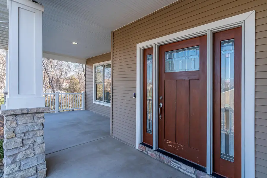 2891 Grandview Drive, Bettendorf, IA 52722 - Image #2