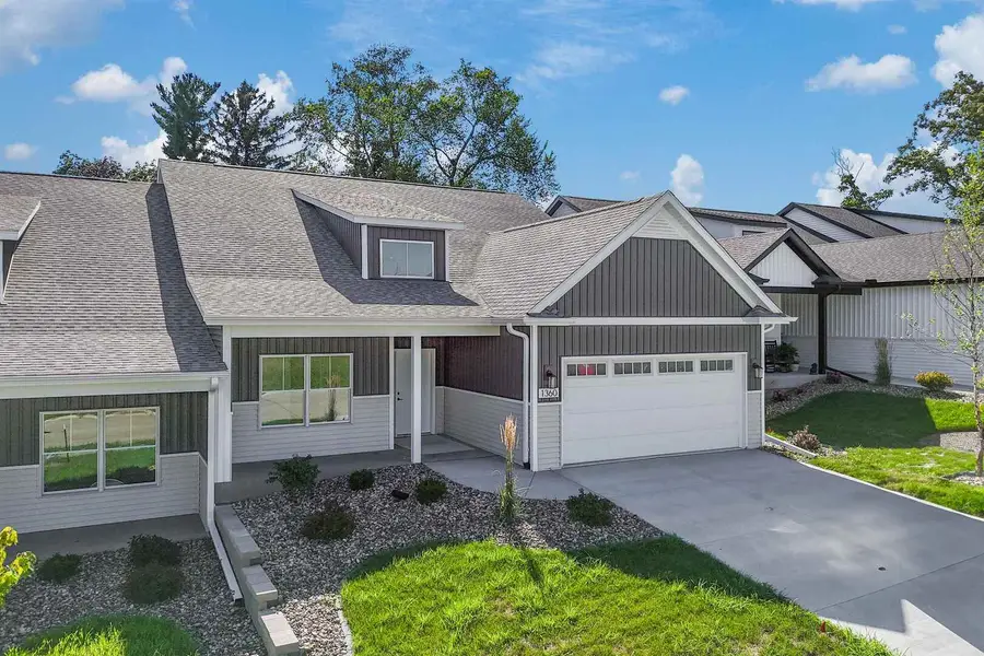 1360 Heights Court, Bettendorf, IA 52722 - #2