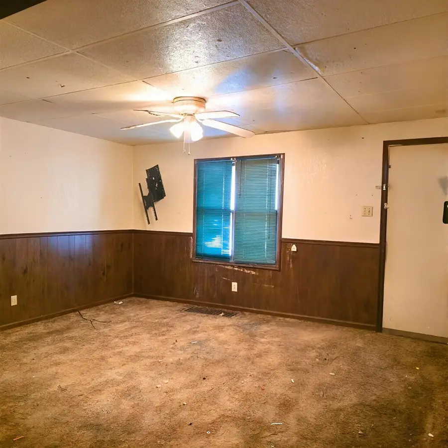 235 4th Avenue N, Clinton, IA 52732 - Image #3