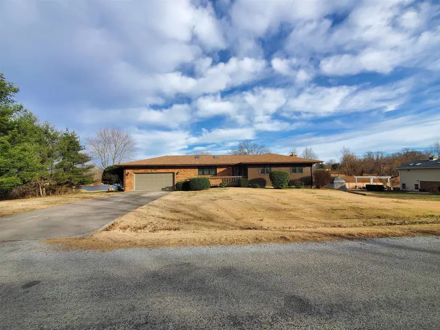 11608 Laurelwood Lane, Carbondale, IL 62901 - Image #2