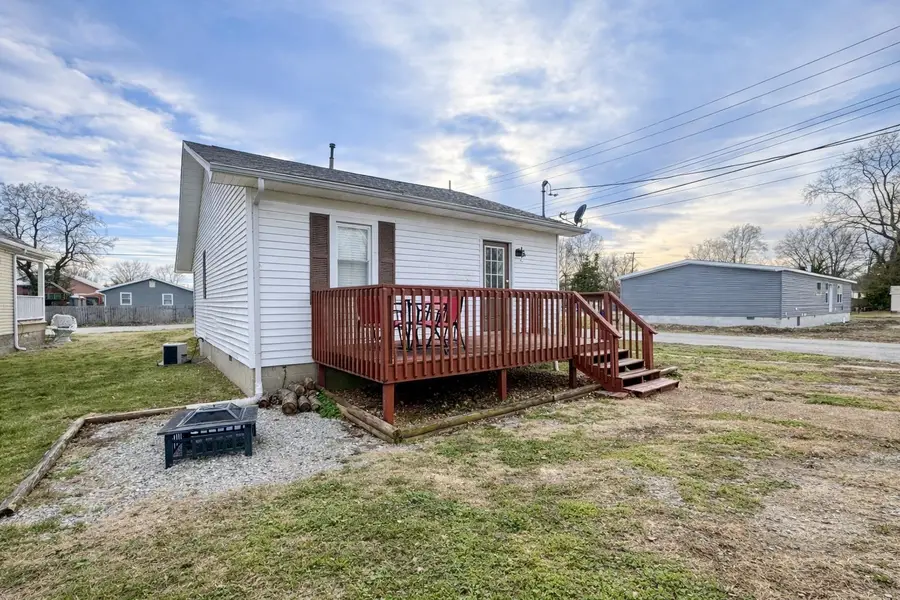 1201 E Bond Street, Benton, IL 62812 - Image #3