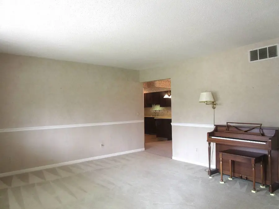 306 College Boulevard, Carmi, IL 62821 - Image #3