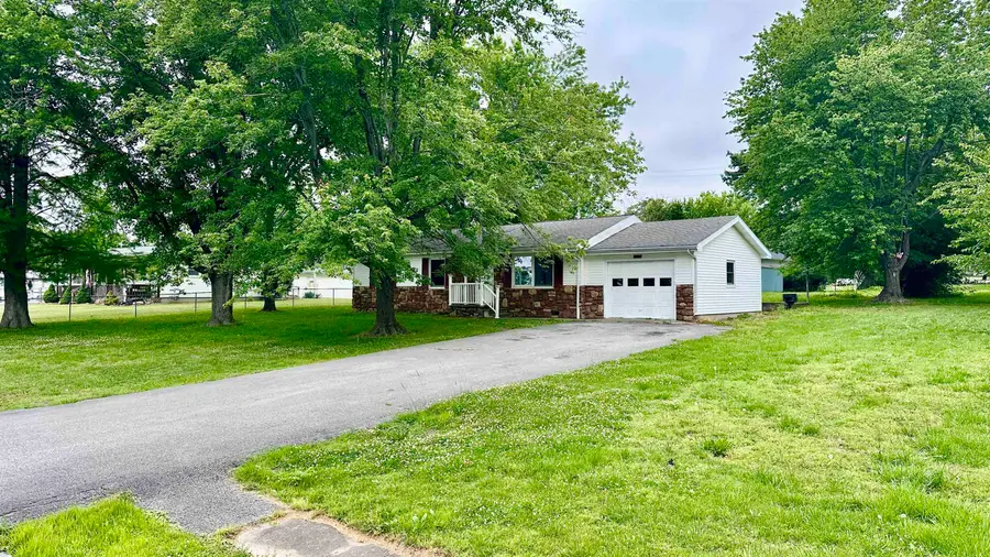 21773 Illinois Avenue, Thompsonville, IL 62890 - #2