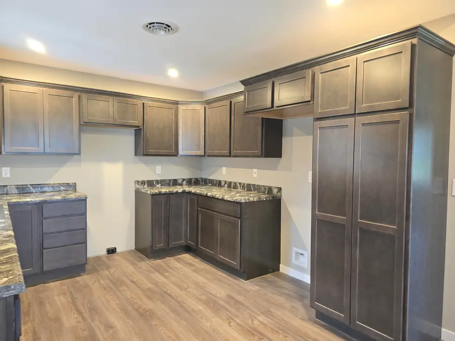 1005 Augusta Road, Carthage, IL 62321 - #2