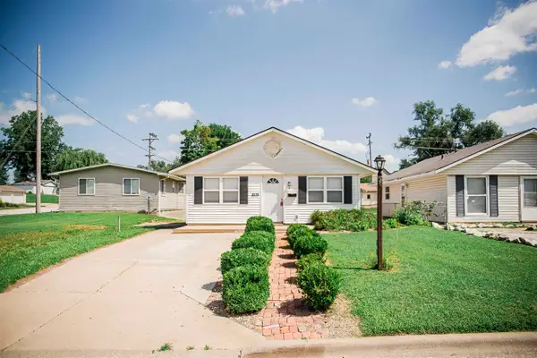 1609 Cedar Street, Quincy, IL 62301