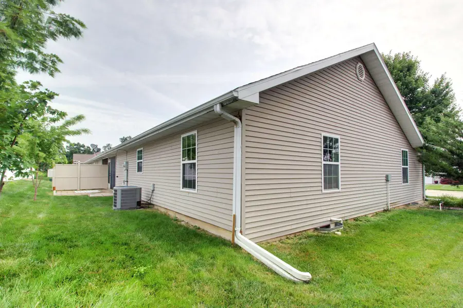 2605 N 13th Street, Quincy, IL 62305 - #3