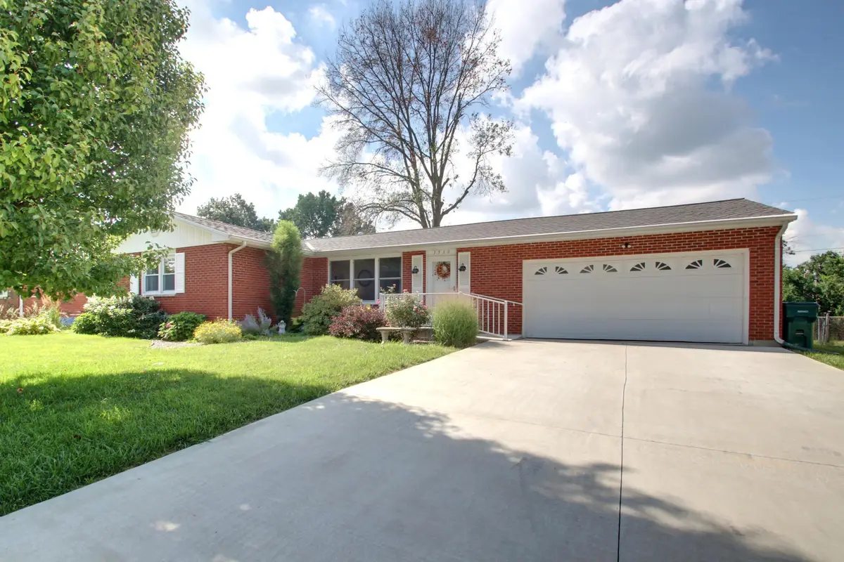 3930 Pine Tree Road, Quincy, IL 62301 - #1