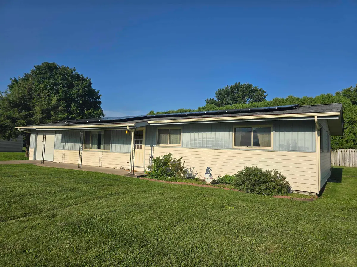 319 Rogers Road, Carthage, IL 62321 - #1
