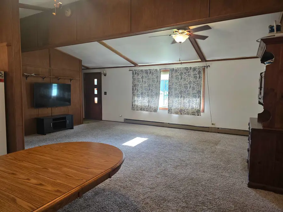 319 Rogers Road, Carthage, IL 62321 - #2