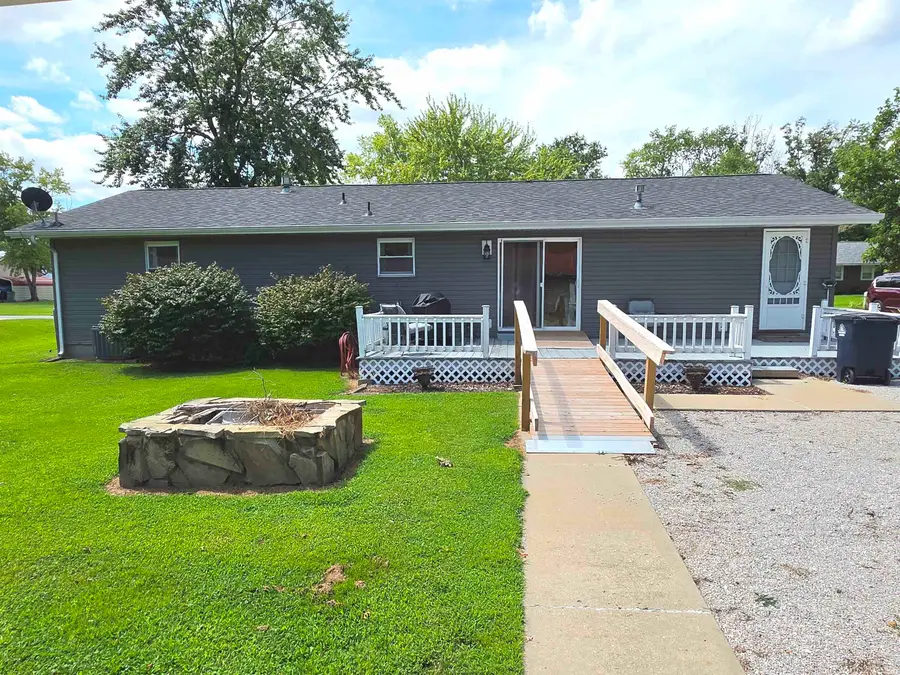 346 Woodland Drive, Salem, IL 62881 - #3