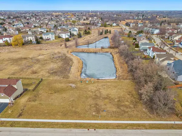 1530 Westbourne Parkway, Algonquin, IL 60102