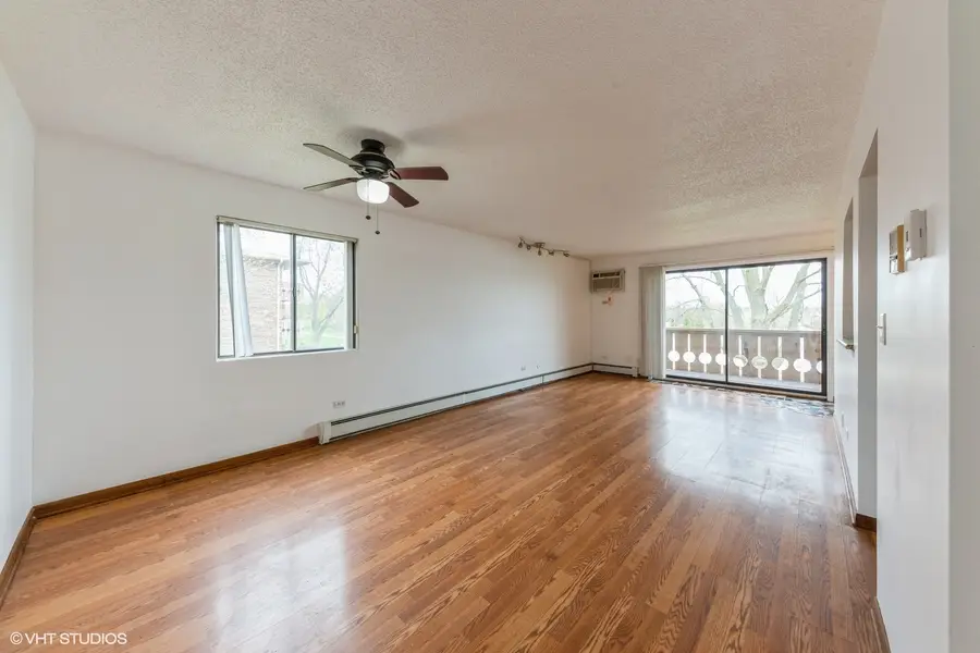 4 Parkside Court #8, Vernon Hills, IL 60061 - #2