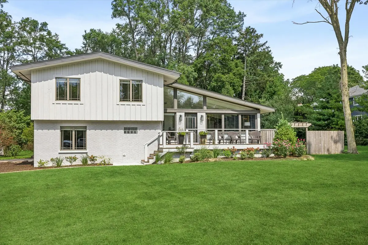 1525 W Wiesbrook Road, Wheaton, IL 60189 - #1