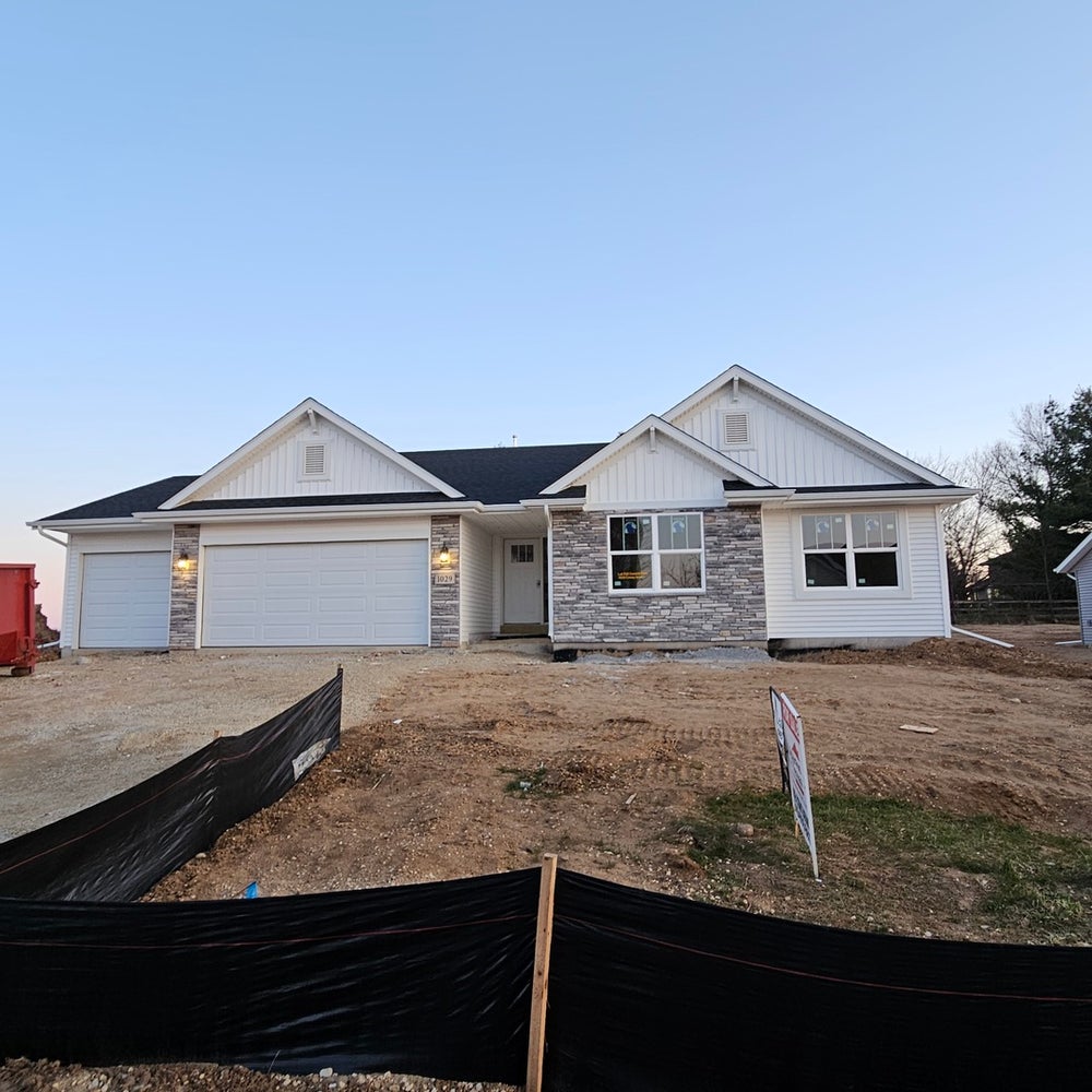 1029 Coney Island Drive, Loves Park, IL 61111 BHGRE