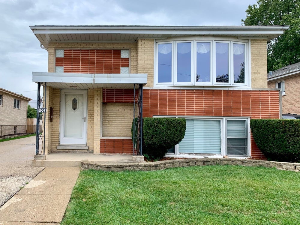 4032 Wesley Terrace, Schiller Park, IL 60176 BHGRE