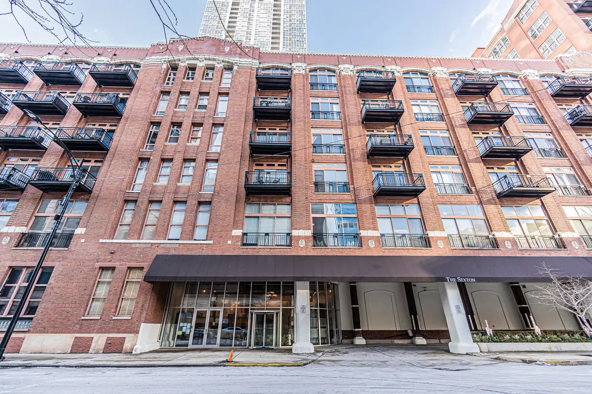 360 W Illinois Street #424, Chicago, IL 60654 - Image #1