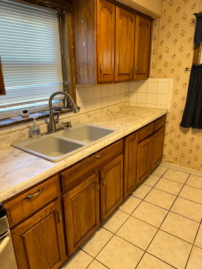 7918 S Campbell Avenue, Chicago, IL 60652 - Image #2