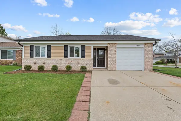 6855 Dove Avenue, Woodridge, IL 60517