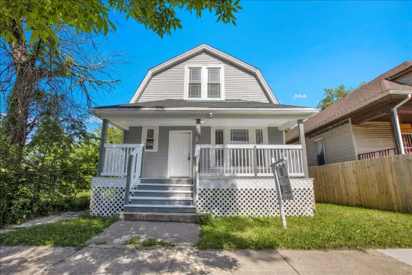 7829 S Escanaba Avenue, Chicago, IL 60649