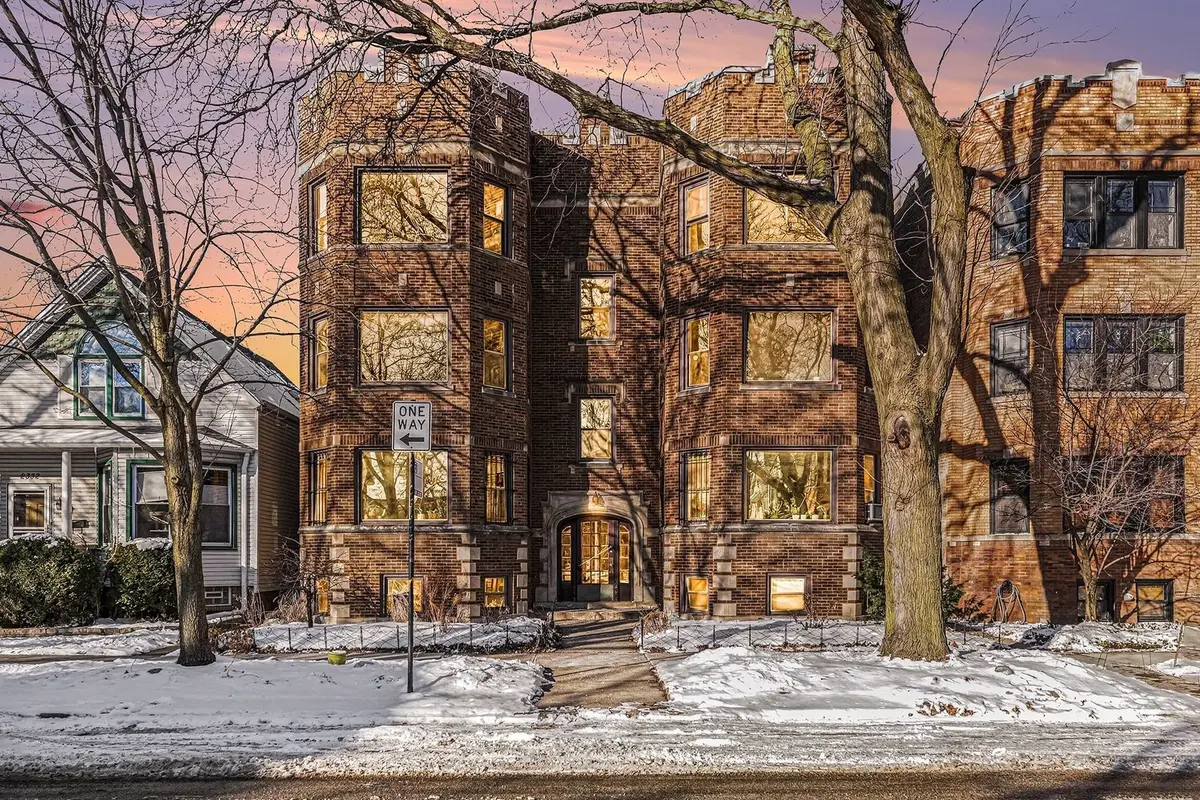 2326 W Argyle Street #3B, Chicago, IL 60625 - Image #1