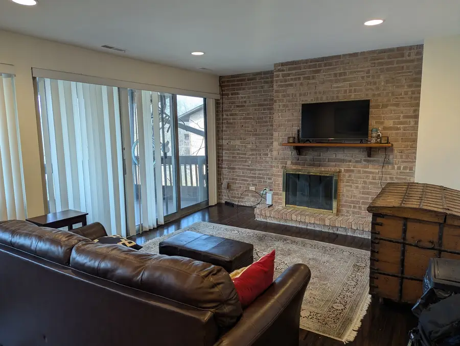 5529 E Lake Drive #F, Lisle, IL 60532 - Image #2