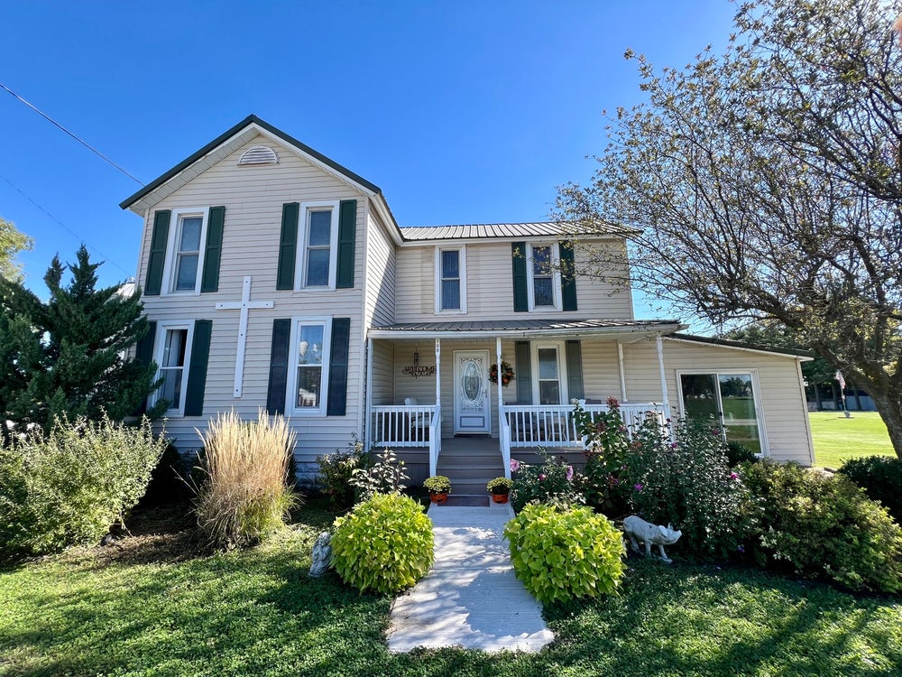 109 N Main Street, Bellflower, IL 62174 BHGRE