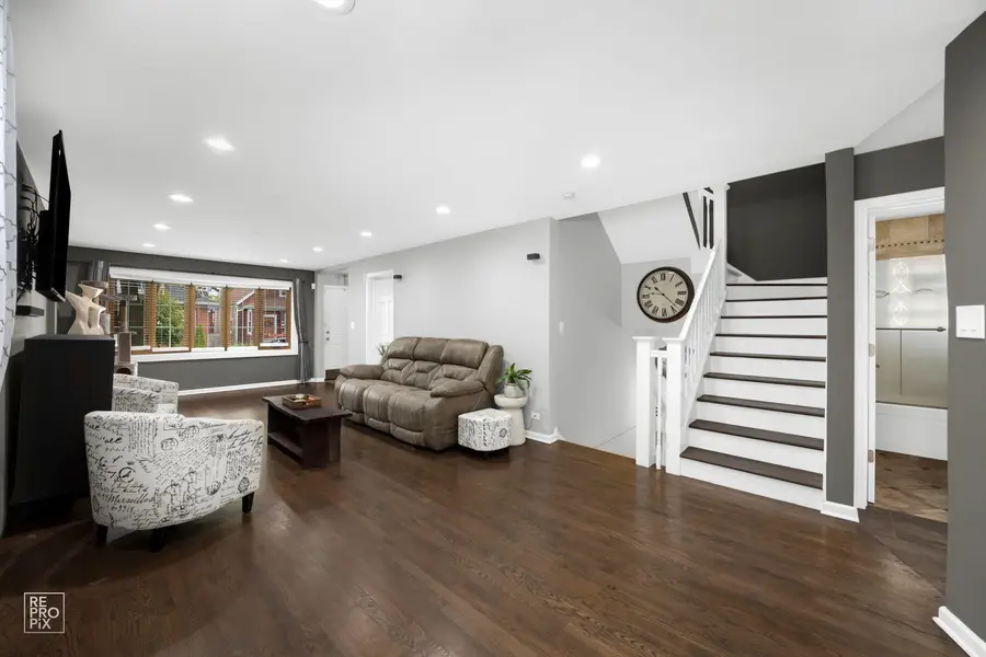 5811 W Patterson Avenue, Chicago, IL 60634 - #3