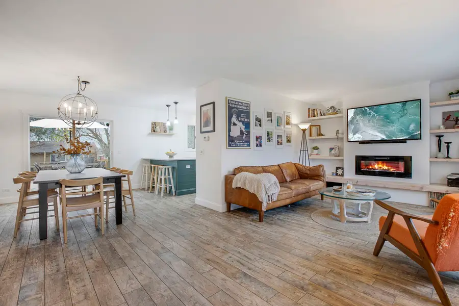 814 Roger Road, Woodstock, IL 60098 - #3