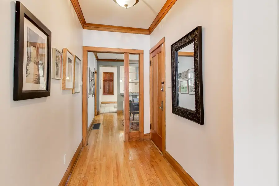 2036 W Farragut Avenue, Chicago, IL 60625 - Image #2