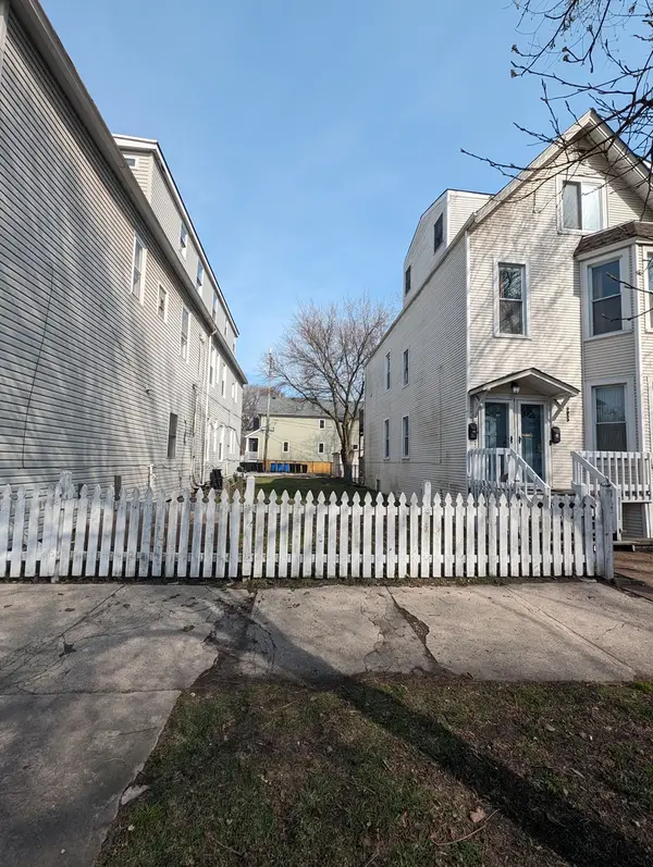 3057 N Leavitt Street, Chicago, IL 60618