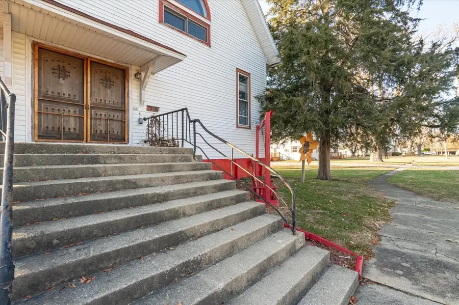 269 Chicago Street, Dewitt, IL 61735 - Image #2