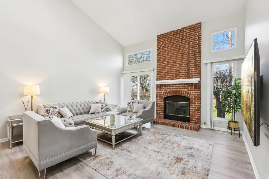 200 Glasgow Lane, Schaumburg, IL 60194 - Image #2