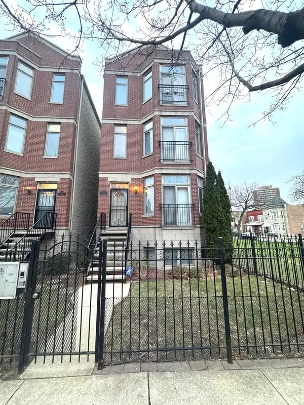 4242 S Vincennes Avenue #2, Chicago, IL 60653