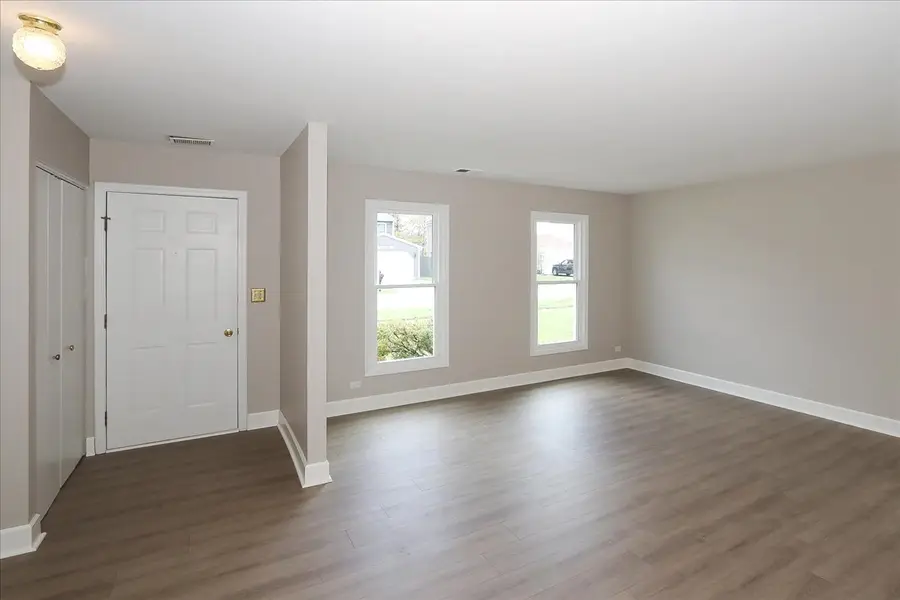 4990 Lichfield Drive, Hoffman Estates, IL 60010 - #3