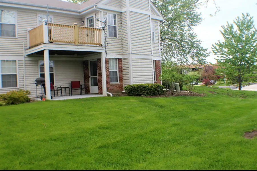 325 Green Knoll Lane #325, Streamwood, IL 60107 - #2