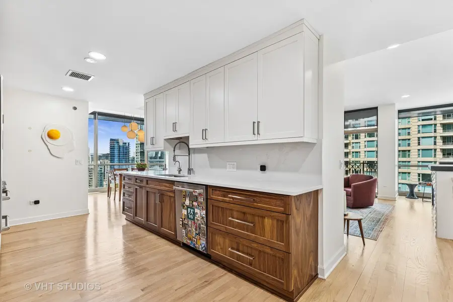 21 E Huron Street #1806, Chicago, IL 60611 - Image #2