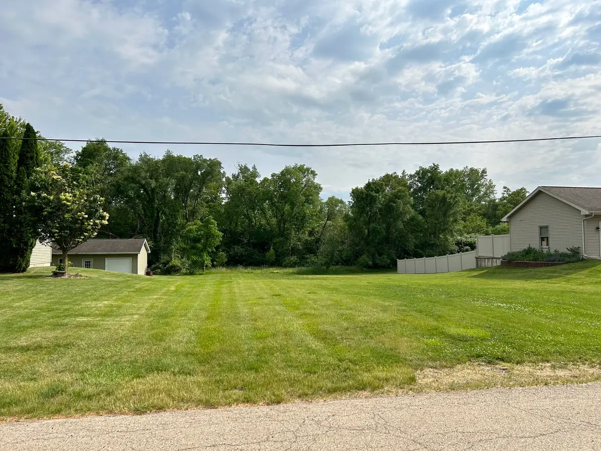 511 W Washington Street, Utica, IL 61373 - #1
