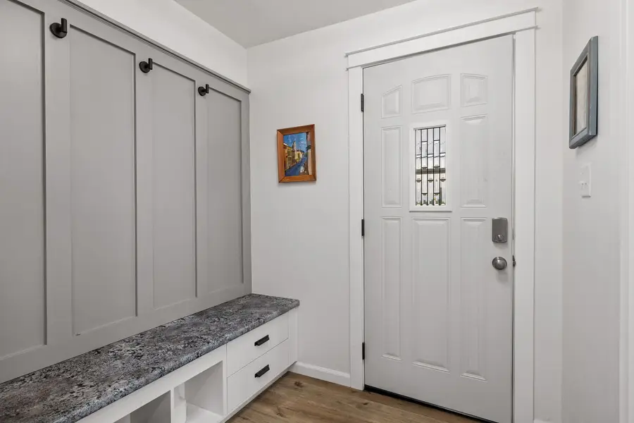 816 S Jefferson Avenue, Dixon, IL 61021 - #3