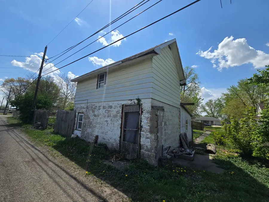 1518 Broadway Street, Lincoln, IL 62656 - #3
