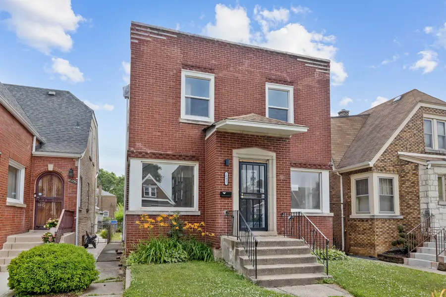 10437 S Eberhart Avenue, Chicago, IL 60628 - Image #2