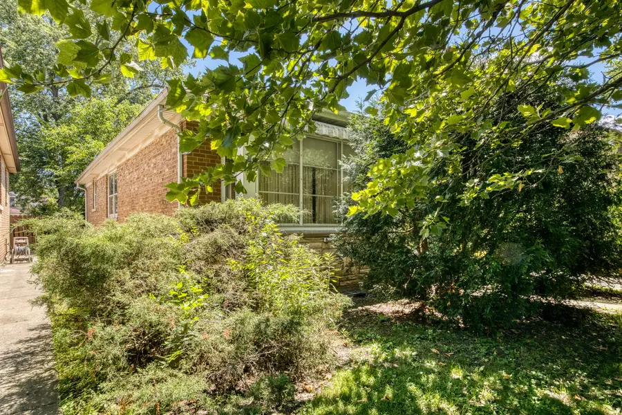 6211 N Kildare Avenue, Chicago, IL 60646 - Image #2