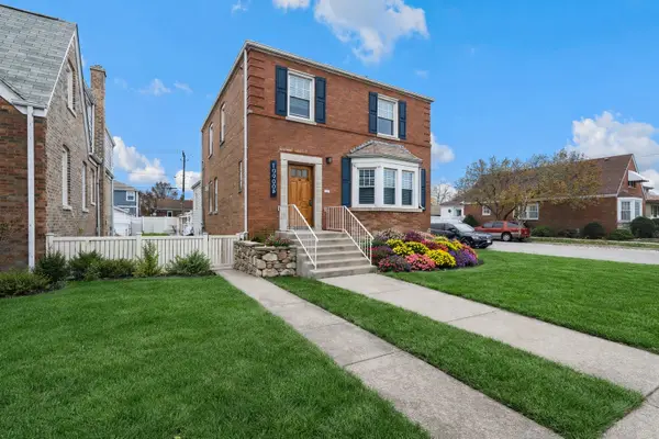 Address Withheld By Seller, Chicago, IL 60655
