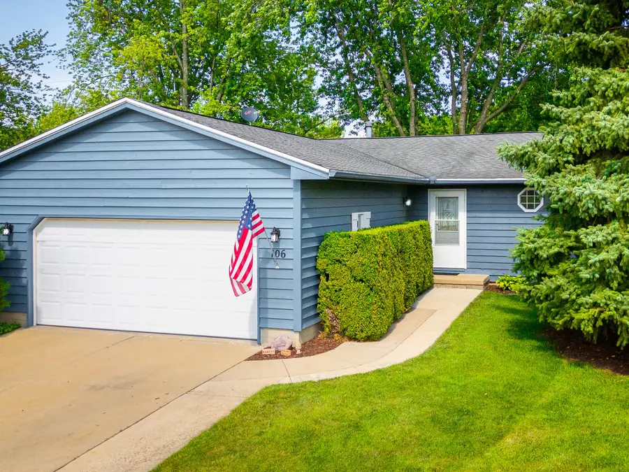 106 Wildflower Place, Bloomington, IL 61704 - #3