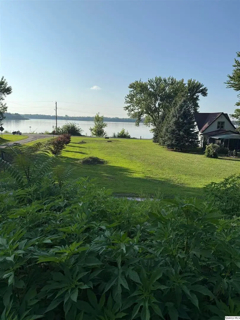 600 E 1st, Dallas City, IL 62330 - Image #1