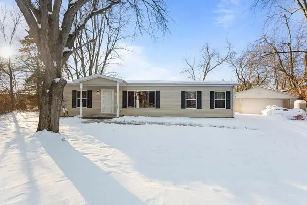 1101 James Court, Mahomet, IL 61853